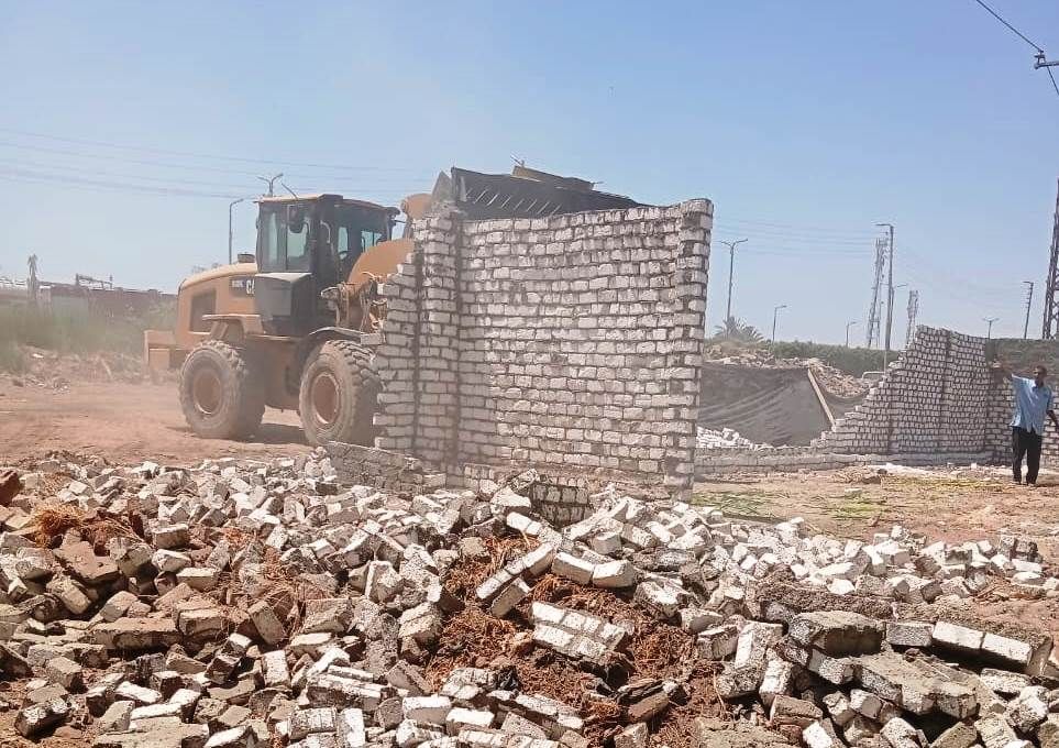 جانب من إزالة المخالفات جانب من إزالة المخالفات