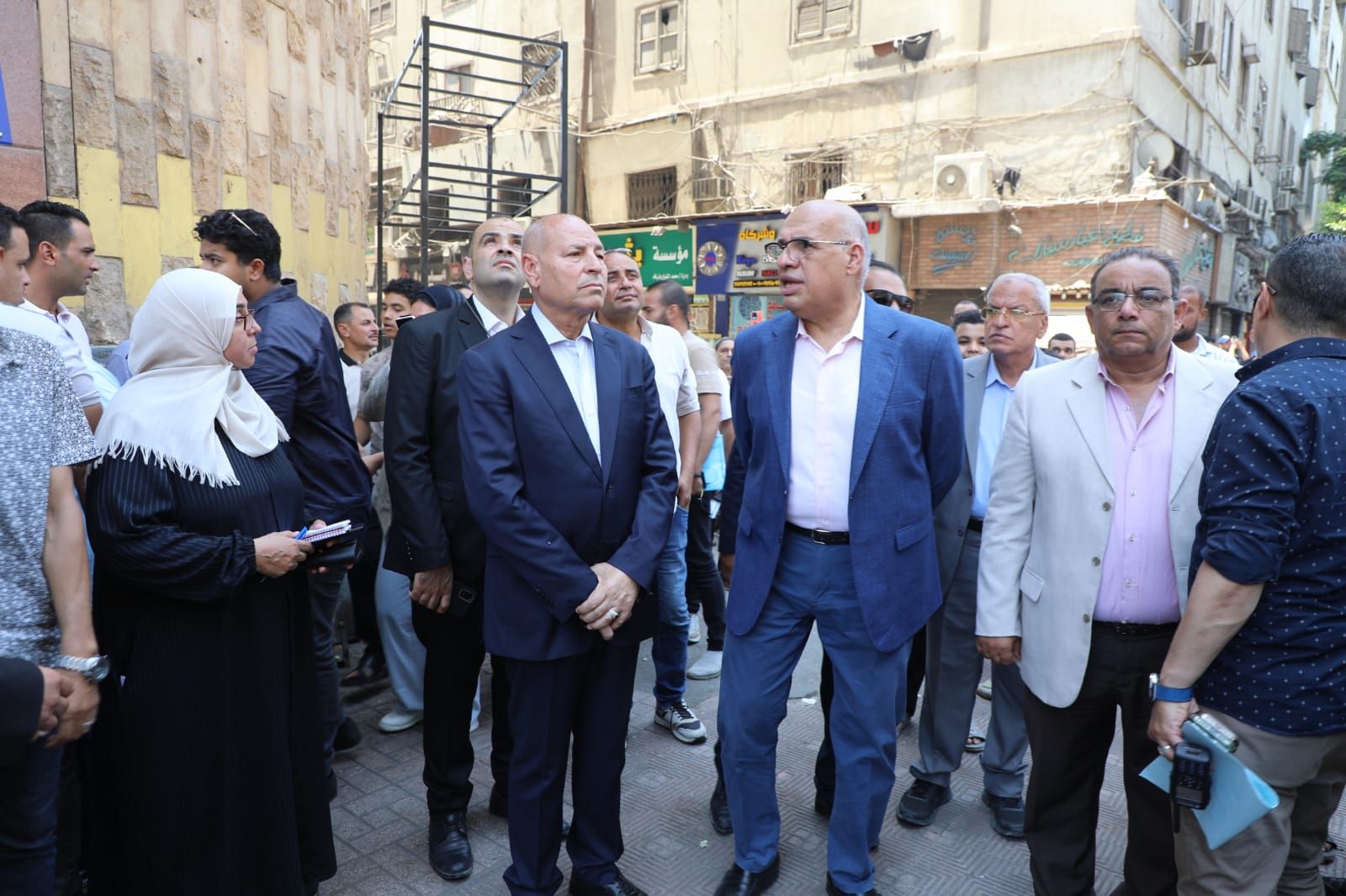 محافظ القاهرة يتفقد موقع حريق مبنى سنترال رمسيس محافظ القاهرة يتفقد موقع حريق مبنى سنترال رمسيس