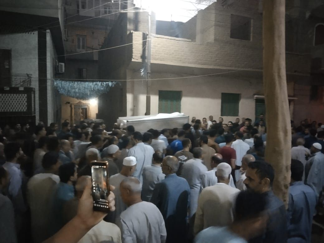 جانب من الجنازة جانب من الجنازة