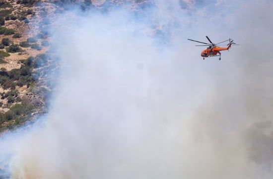 أكثر من 230 رجل إطفاء ودعم جوي ينتشرون في جزيرة كريت (7) أكثر من 230 رجل إطفاء ودعم جوي ينتشرون في جزيرة كريت (7)