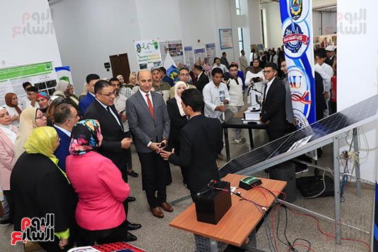 رئيس جامعة دمنهور يدشن فعاليات مبادرة بداية جديدة (3) رئيس جامعة دمنهور يدشن فعاليات مبادرة بداية جديدة (3)