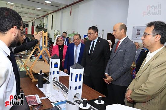 رئيس جامعة دمنهور يدشن فعاليات مبادرة بداية جديدة (1) رئيس جامعة دمنهور يدشن فعاليات مبادرة بداية جديدة (1)