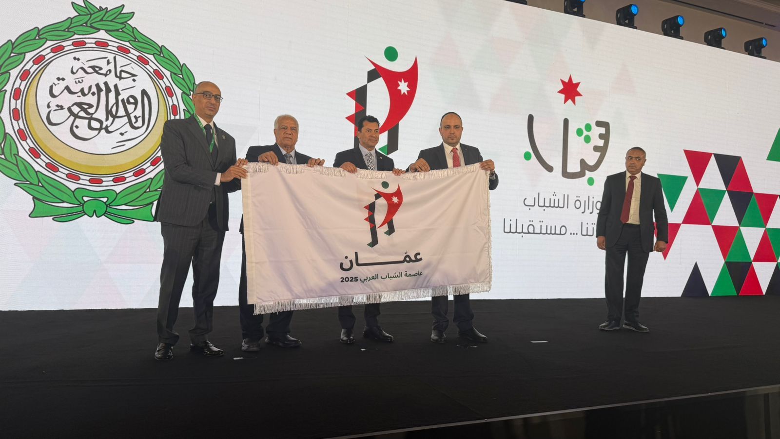 وزير الشباب والرياضة يشارك في تدشين عمّان عاصمة الشباب العربي 2025 (6)