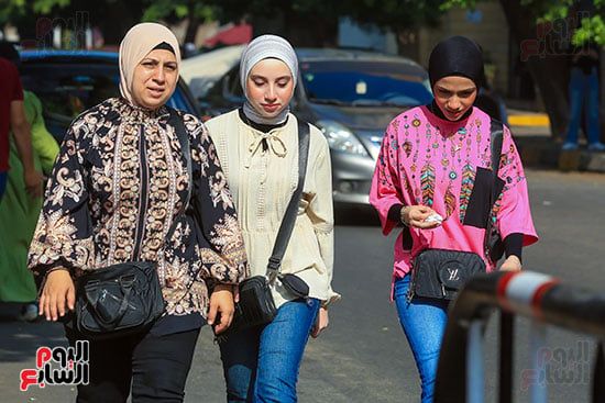 تفاؤل على وجوه الطالبات تفاؤل على وجوه الطالبات