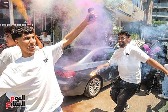 فرحة وشماريخ مع نهاية ماراثون الثانوية العامه (1) فرحة وشماريخ مع نهاية ماراثون الثانوية العامه (1)