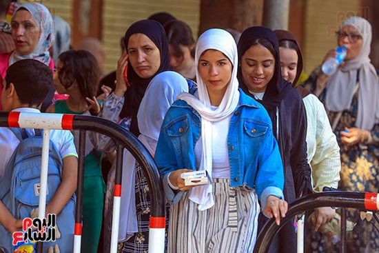 دخول الطالبات الامتحانات دخول الطالبات الامتحانات