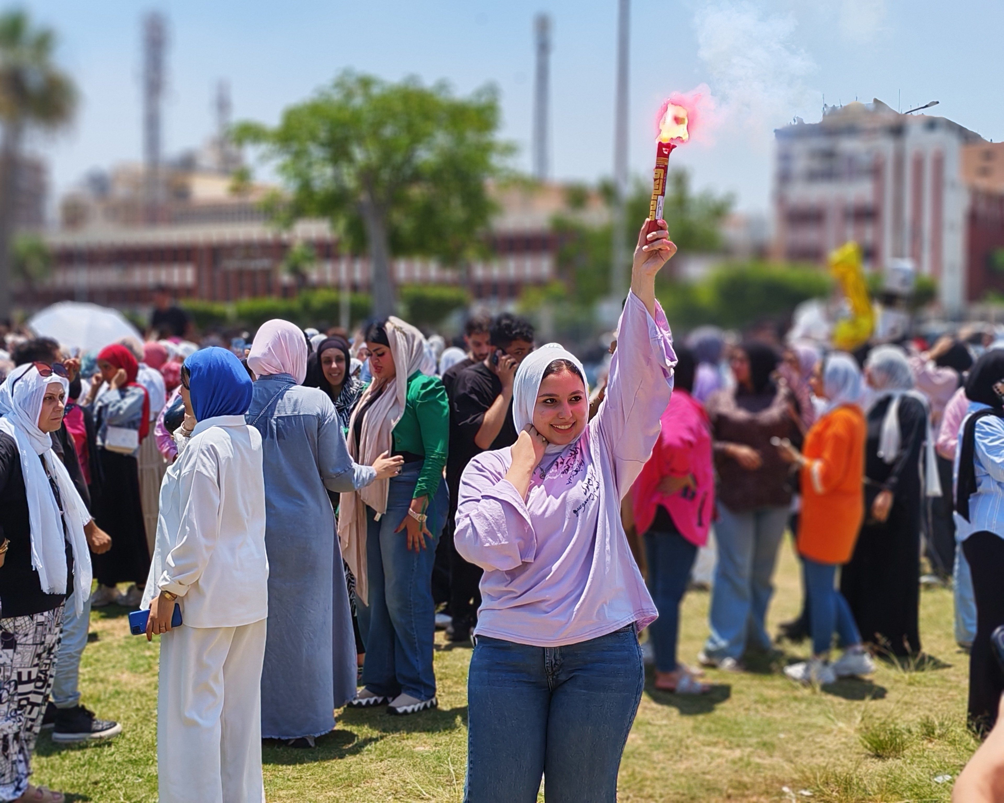 فرخة بالشماريخ فرخة بالشماريخ