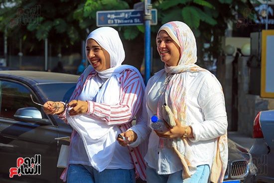 البسمة على وجوه الطالبات البسمة على وجوه الطالبات