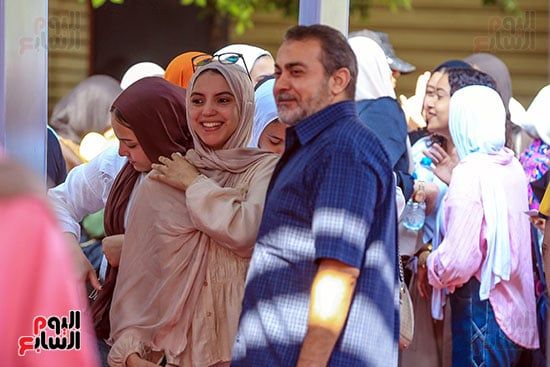 الثقة على وجه احدى الطالبات الثقة على وجه احدى الطالبات