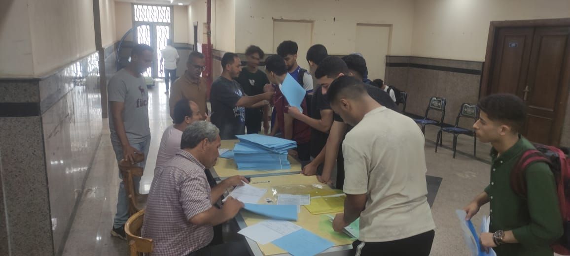 إقبال الطلاب على اختبارات القدرات بجامعة بنها إقبال الطلاب على اختبارات القدرات بجامعة بنها