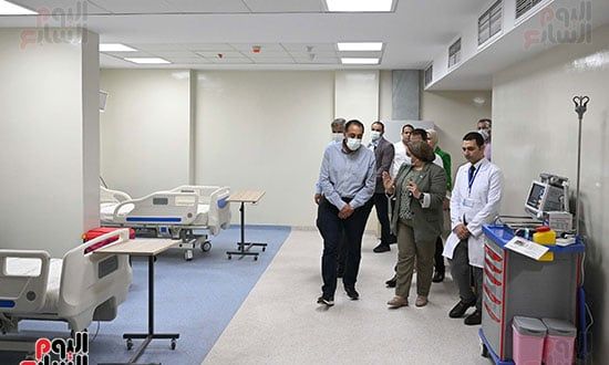 رئيس الوزراء يتفقد مستشفى شرق الإسكندرية (3) رئيس الوزراء يتفقد مستشفى شرق الإسكندرية (3)