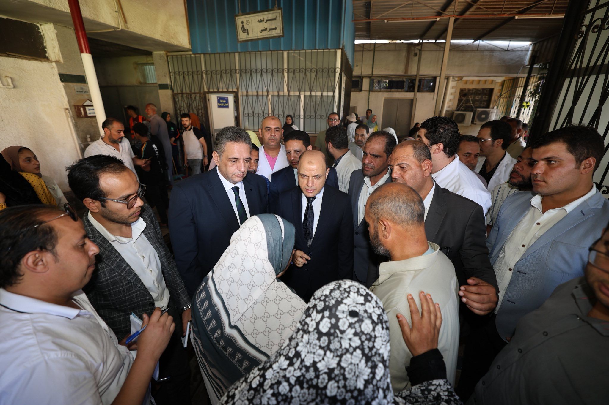 محافظ كفر الشيخ يتفقد المستشفى العام محافظ كفر الشيخ يتفقد المستشفى العام