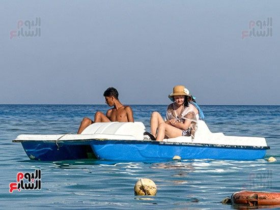 استمتاع الاجانب بالالعاب البحرية استمتاع الاجانب بالالعاب البحرية