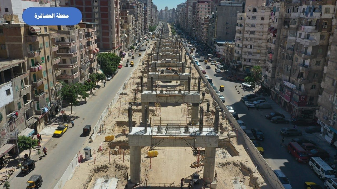 تركيب الكمرات بمشروع المرحلة الأولى من مترو الإسكندرية (10)