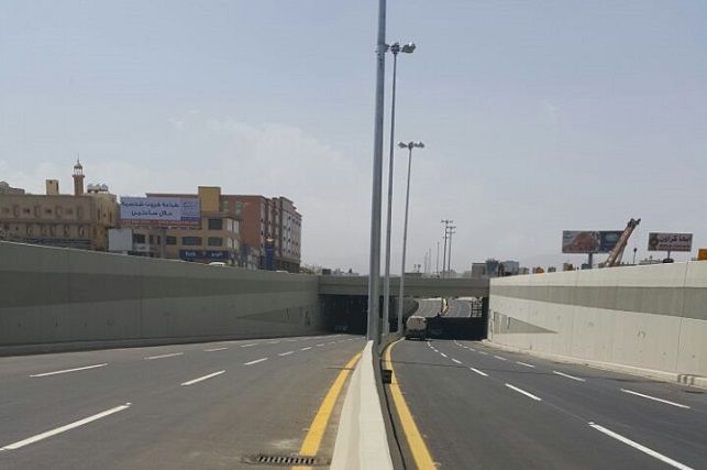 أمانة عسير تتوعد مقاول نفق المنسك بالعقوبات !