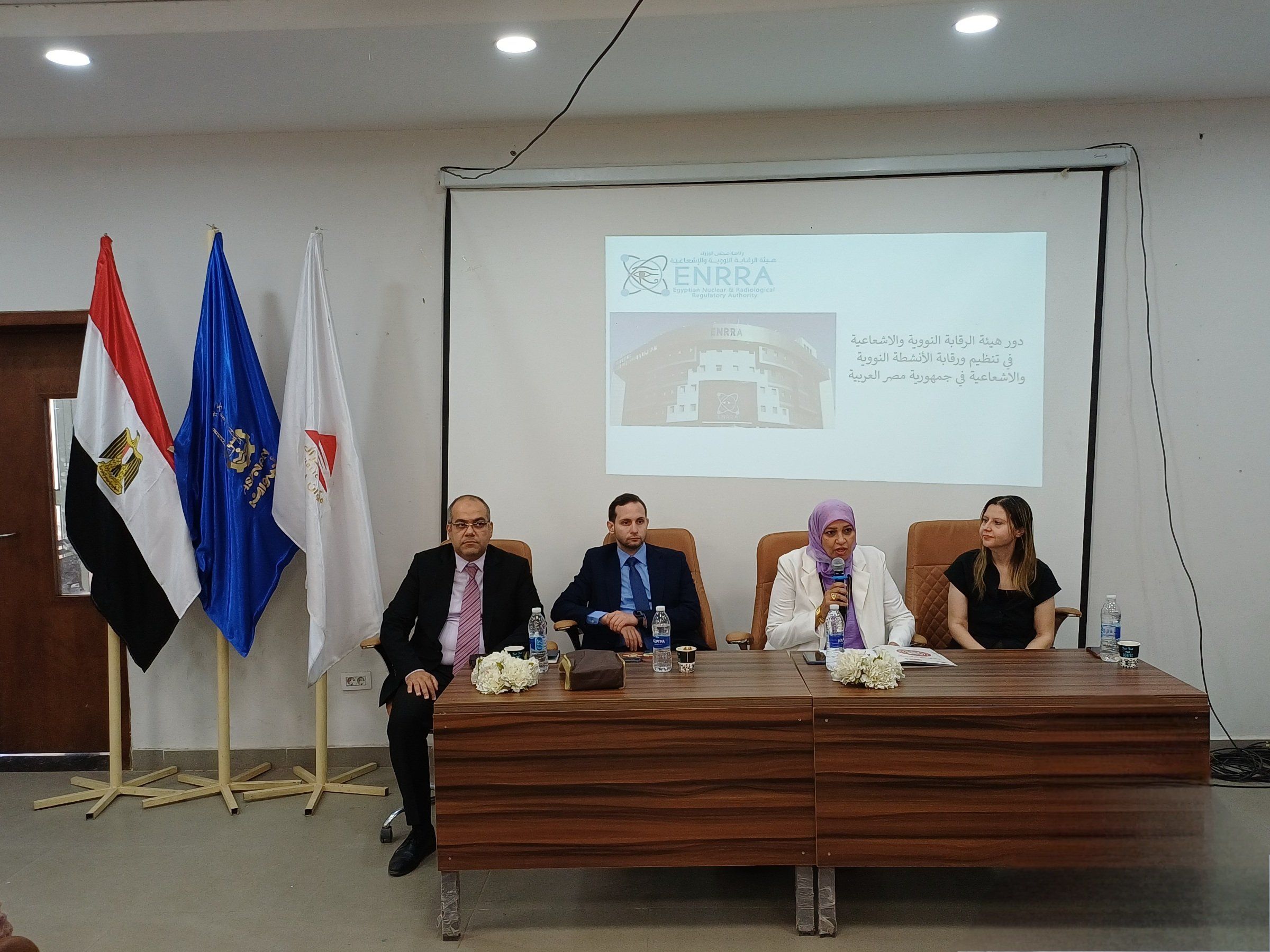 جانب من الندوة فى أسوان جانب من الندوة فى أسوان