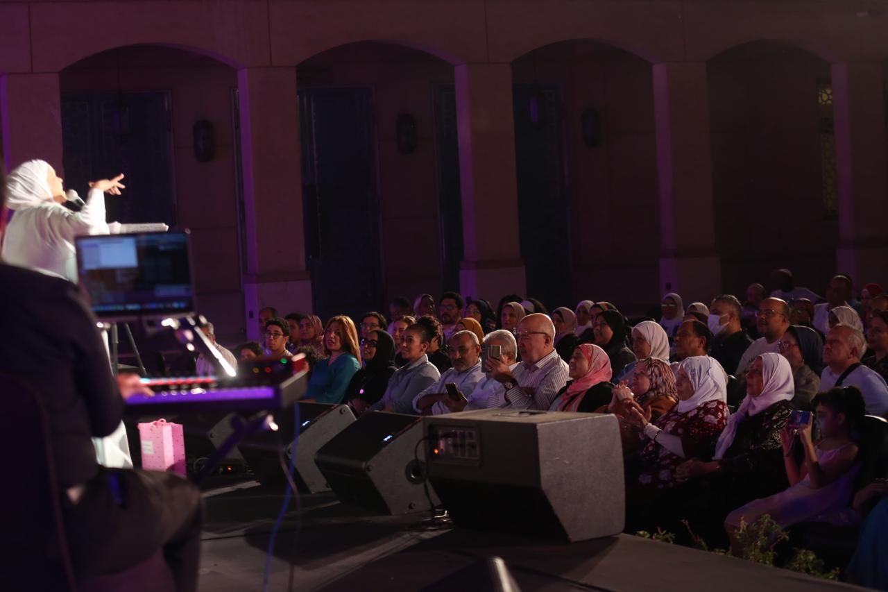 جمهور مهرجان الاوبرا الصيفى جمهور مهرجان الاوبرا الصيفى
