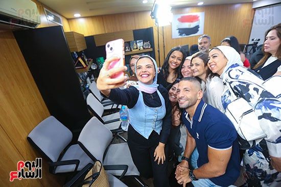 سيلفى صناع مسلسل فات الميعاد