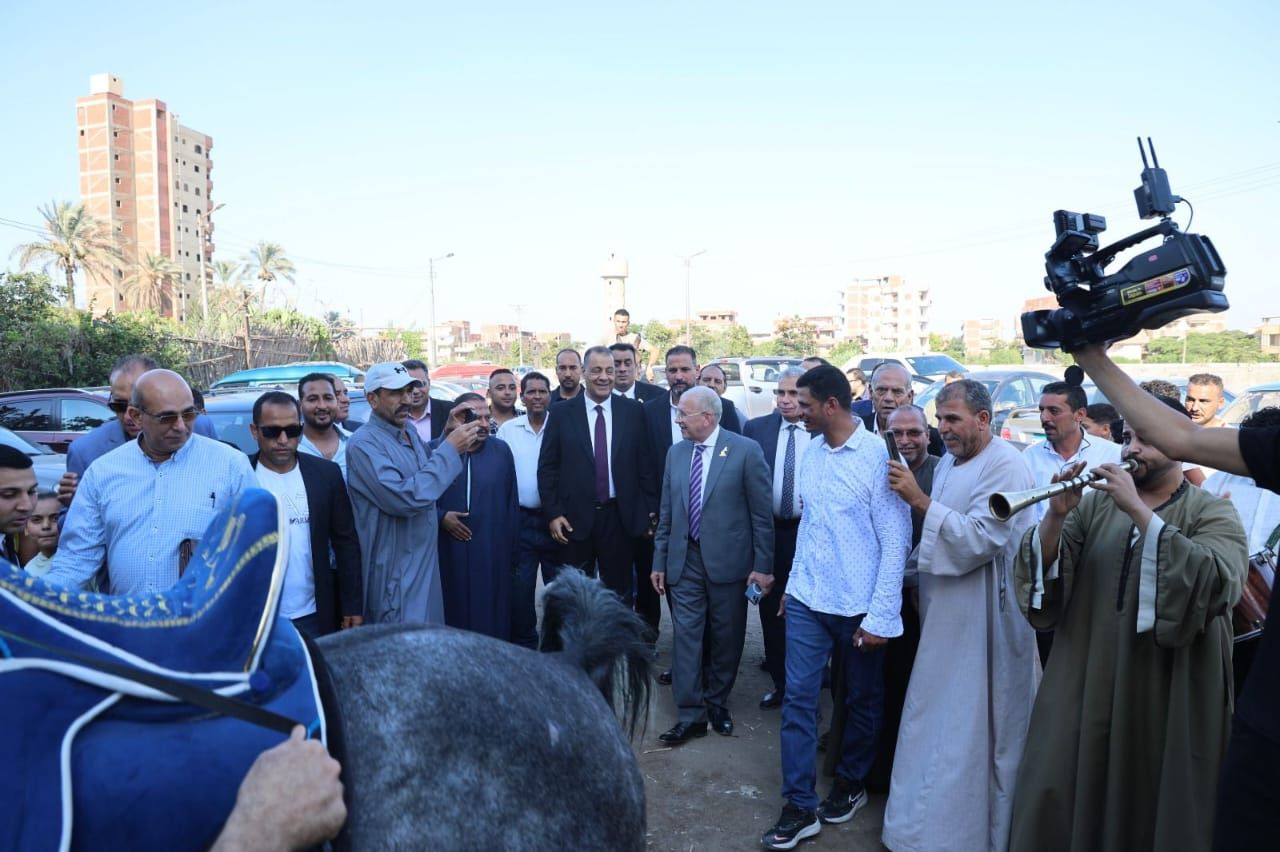 حزب الجبهة الوطنية يعقد مؤتمرًا حاشدًا بكفر شكر لدعم مرشحه لانتخابات الشيوخ (1) حزب الجبهة الوطنية يعقد مؤتمرًا حاشدًا بكفر شكر لدعم مرشحه لانتخابات الشيوخ (1)