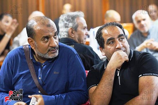 الكاتب الصحفى محمد مراد فى عزاء الراحل ميمى عبد الرازق الكاتب الصحفى محمد مراد فى عزاء الراحل ميمى عبد الرازق