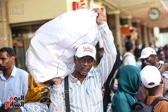 بدء توافد الأخوة السودانيين على محطة مصر بدء توافد الأخوة السودانيين على محطة مصر
