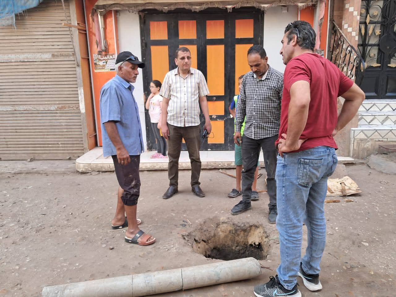 بداية الهبوط الأرضي في منطقة المسجد الكبير بمنية النصر بداية الهبوط الأرضي في منطقة المسجد الكبير بمنية النصر