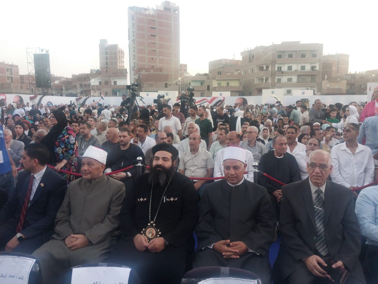 جانب من انطلاق المؤتمر جانب من انطلاق المؤتمر
