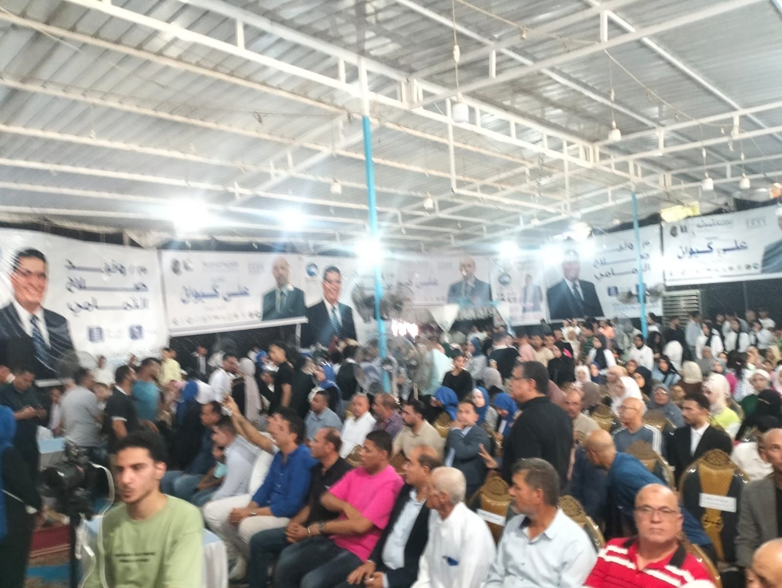 جانب من المؤتمر (3) جانب من المؤتمر (3)