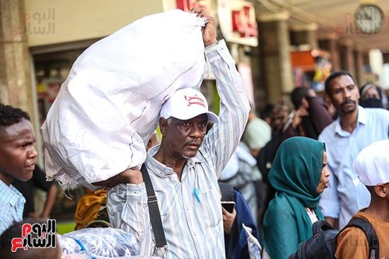 قطار مخصوص لتسهيل العودة الطوعية للأخوة السودانيين وذويهم لوطنهم قطار مخصوص لتسهيل العودة الطوعية للأخوة السودانيين وذويهم لوطنهم