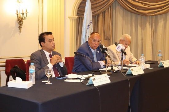 خلال اللقاء (1) خلال اللقاء (1)