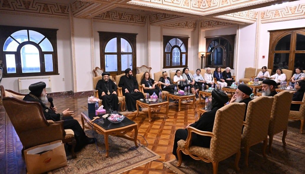 لقاء البابا مع زوجات الكهنة لقاء البابا مع زوجات الكهنة
