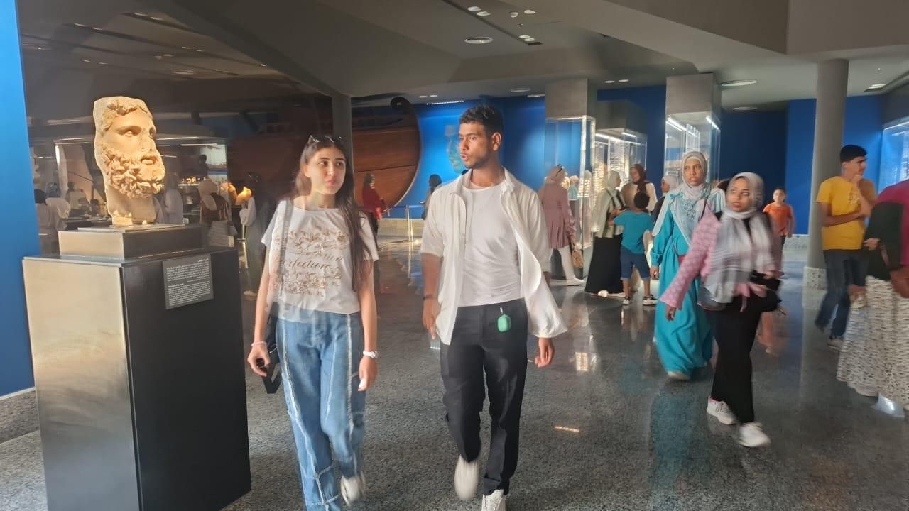 إقبال جماهيري كبير على المتاحف والمواقع الأثرية بالإسكندرية (6) إقبال جماهيري كبير على المتاحف والمواقع الأثرية بالإسكندرية (6)