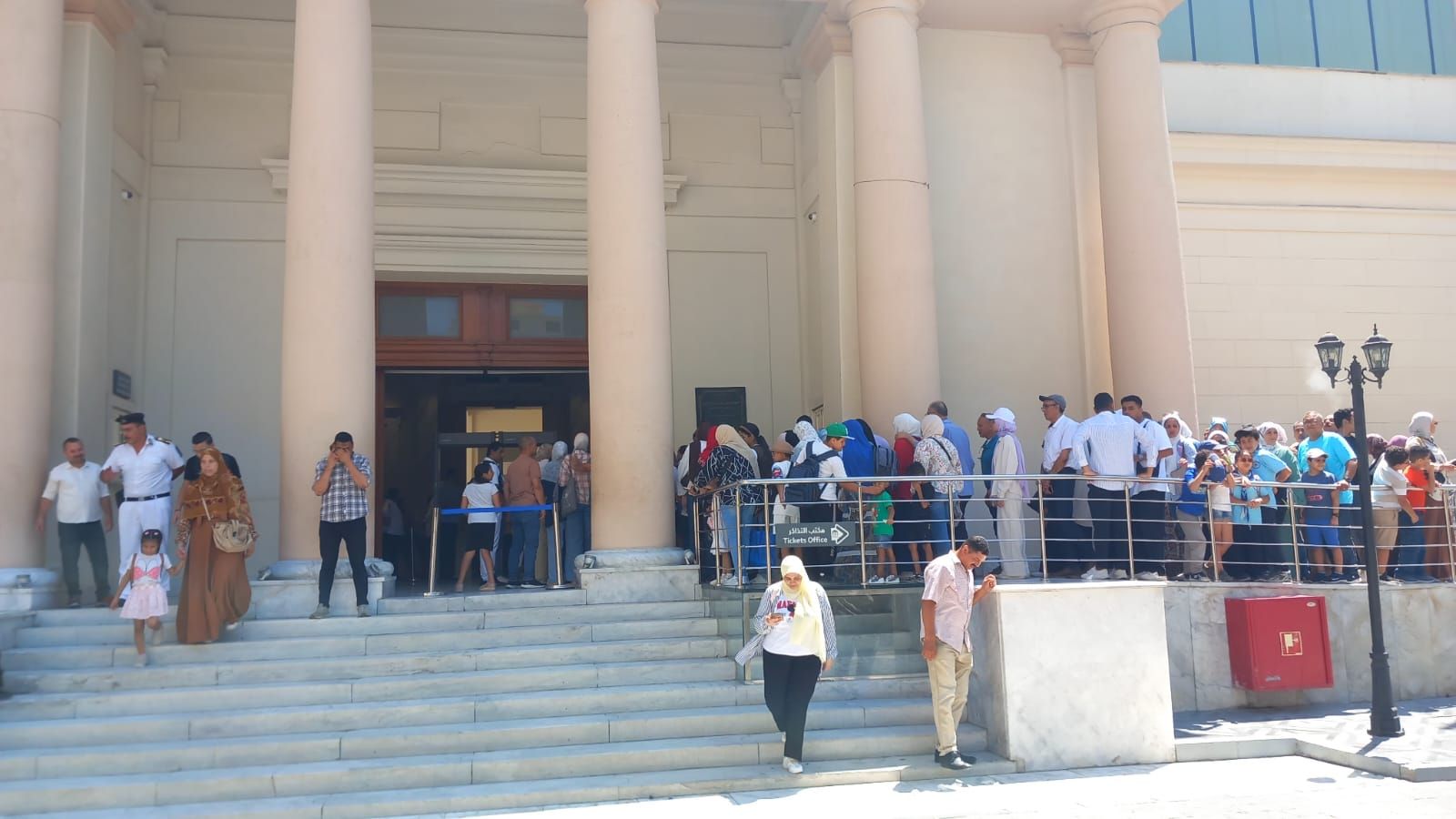 إقبال جماهيري كبير على المتاحف والمواقع الأثرية بالإسكندرية (7) إقبال جماهيري كبير على المتاحف والمواقع الأثرية بالإسكندرية (7)