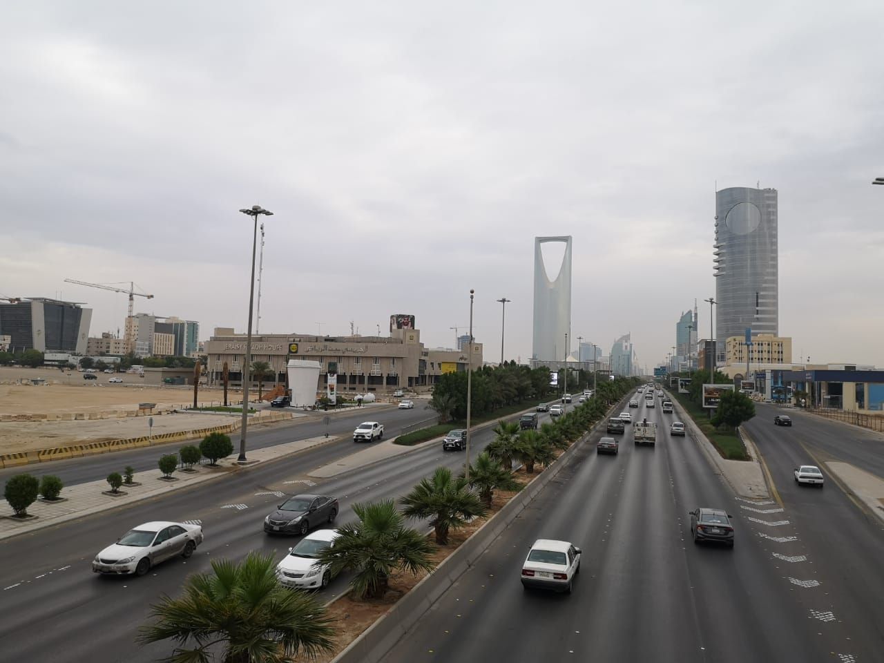 توقعات بـ أمطار رعدية وبرد على شمال الرياض والشرقية غدًا