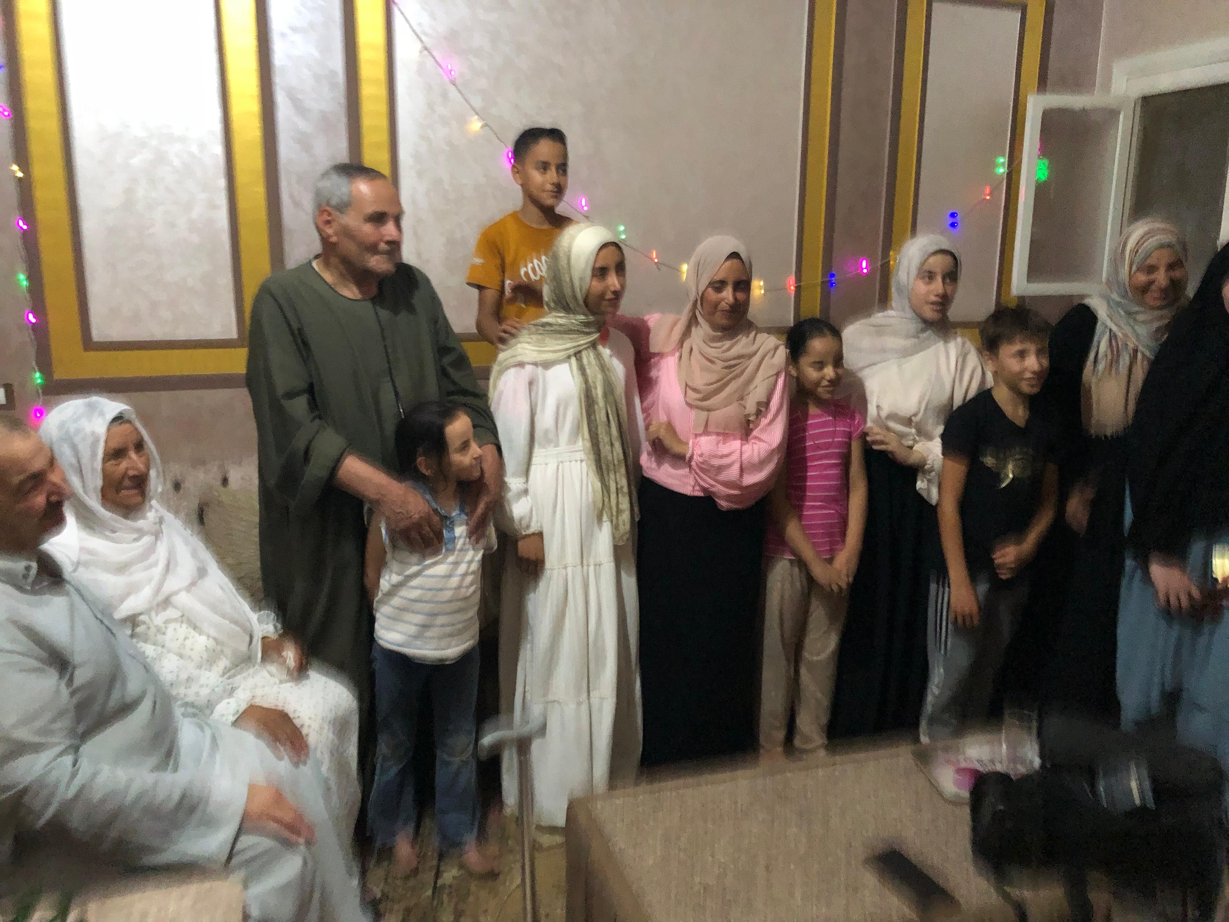الفرحة بمنزل مي الشهاوي السادس مكرر علمي علوم الفرحة بمنزل مي الشهاوي السادس مكرر علمي علوم