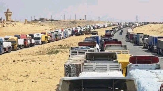 شاحنات المساعدات المصرية للشعب الفلسطينى الشقيق شاحنات المساعدات المصرية للشعب الفلسطينى الشقيق