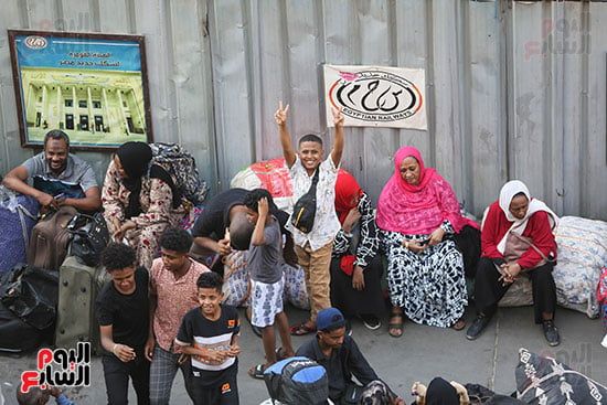 انطلاق قطار عودة السودانيين طواعية من محطة مصر إلى أسوان (4)
