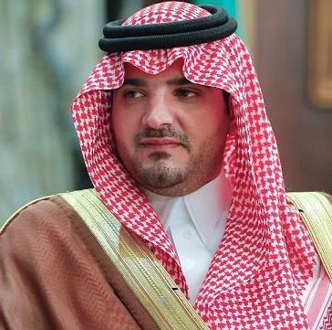 وزير الداخلية يرفع التهنئة للقيادة بمناسبة نجاح العملية الجراحية لولي العهد