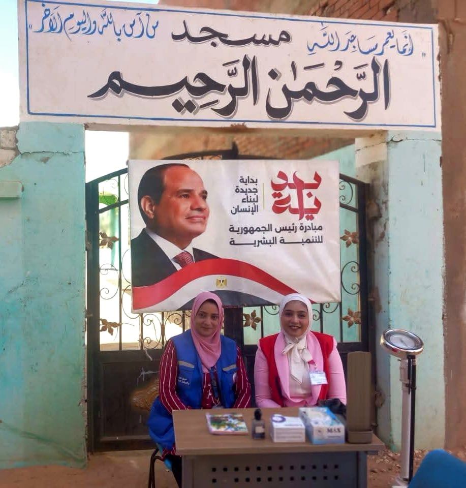 انتشار الفرق الطبية امام المساجد انتشار الفرق الطبية امام المساجد