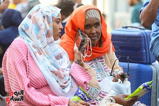 انطلاق قطار عودة السودانيين طواعية من محطة مصر إلى أسوان (9)