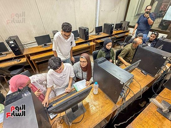 طلاب الثانوية العامة بمعامل التنسيق فى اليوم الأول طلاب الثانوية العامة بمعامل التنسيق فى اليوم الأول