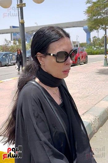 الفنانة دينا فى جنازة وائل ابو حسين الفنانة دينا فى جنازة وائل ابو حسين