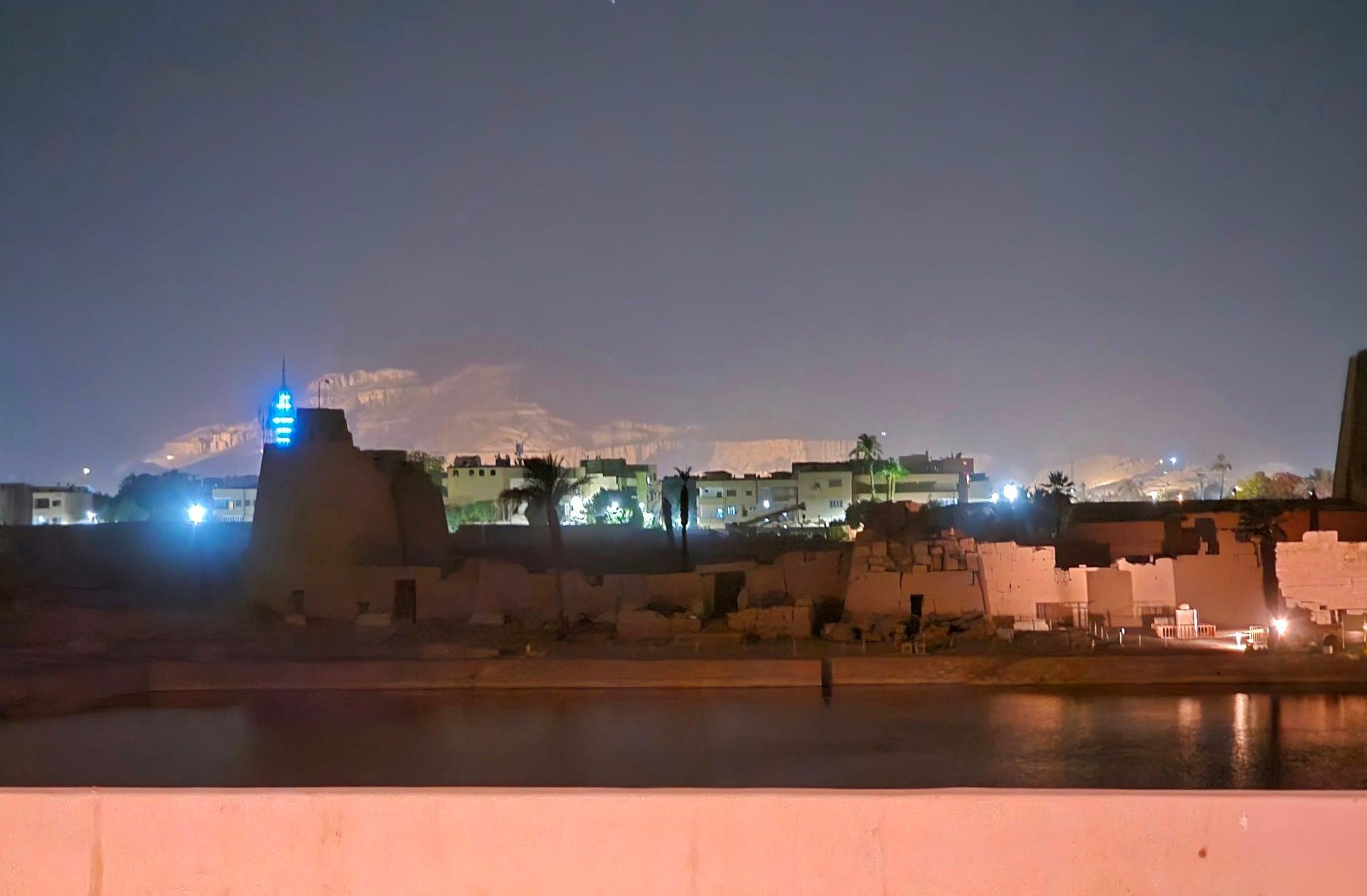الجمال فى عروض الصوت والضوء بالكرنك الجمال فى عروض الصوت والضوء بالكرنك