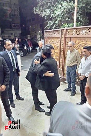 وصول وزير الثقافة لتقديم العزاء للمخرج خالد جلال وصول وزير الثقافة لتقديم العزاء للمخرج خالد جلال
