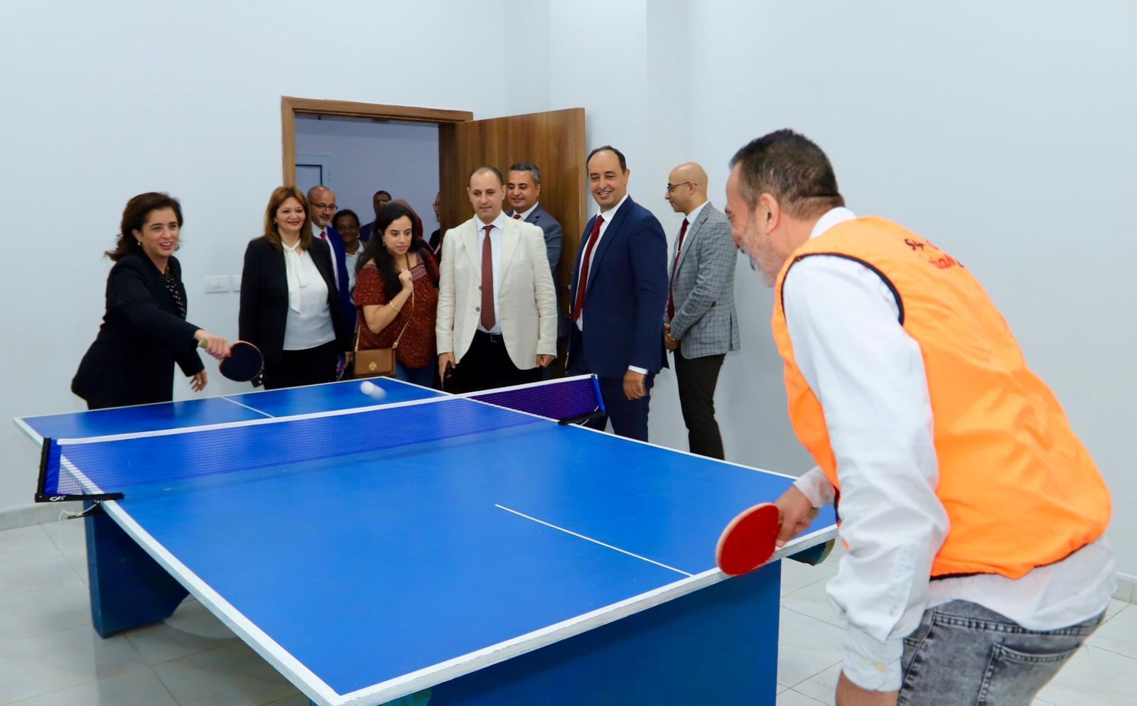 المدير الإقليمي لمنظمة الصحة العالمية تشارك المتعافين من الإدمان لعب تنس الطاولة المدير الإقليمي لمنظمة الصحة العالمية تشارك المتعافين من الإدمان لعب تنس الطاولة