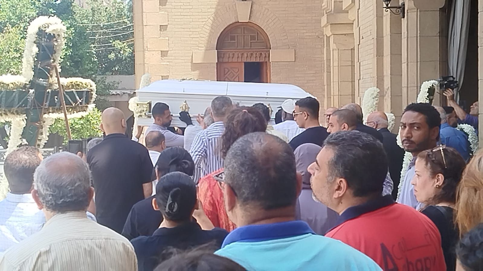 جنازة الراحل لطفي لبيب