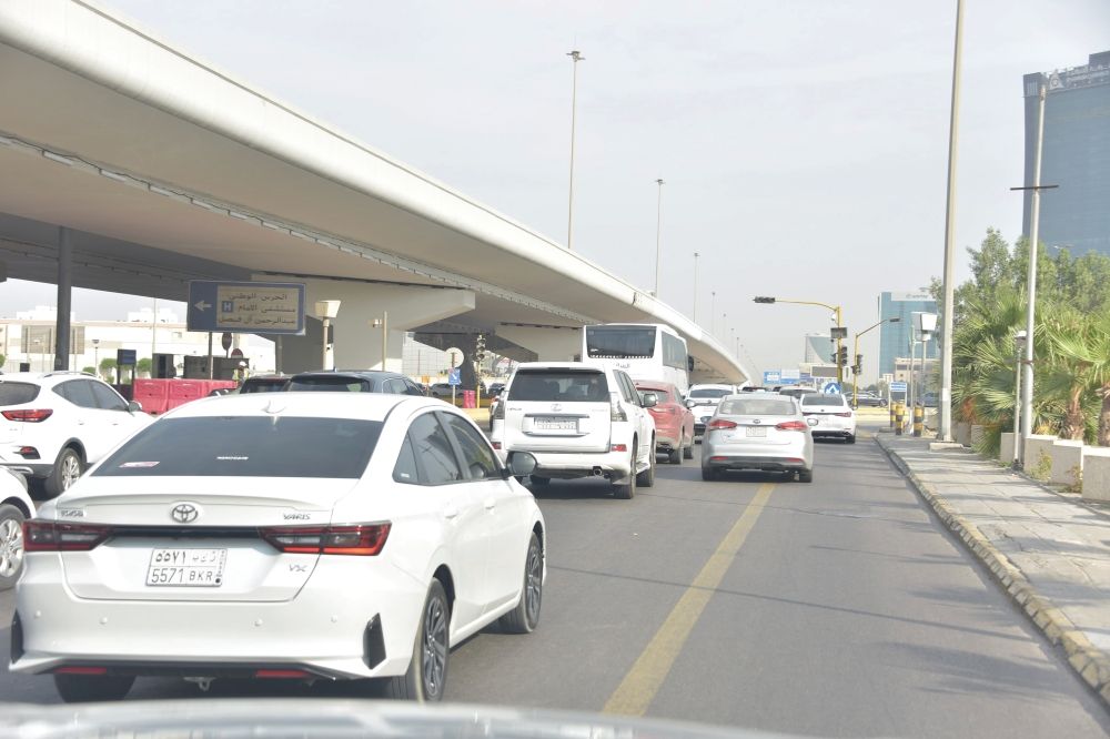 بينها إلزام إشعار المالك.. لائحة جديدة تنظم بيع المركبات المحجوزة - اليوم
