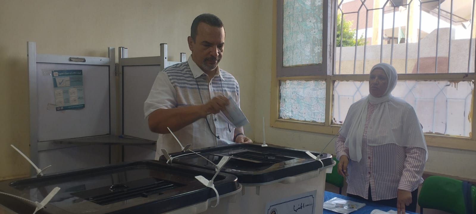 توافد المواطنين على 476 لجنة بالمنيا للإدلاء بأصواتهم فى انتخابات مجلس الشيوخ (12) توافد المواطنين على 476 لجنة بالمنيا للإدلاء بأصواتهم فى انتخابات مجلس الشيوخ (12)