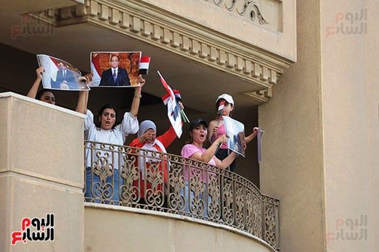 بالزغاريد المواطنين يستقبلون الرئيس بالزغاريد المواطنين يستقبلون الرئيس