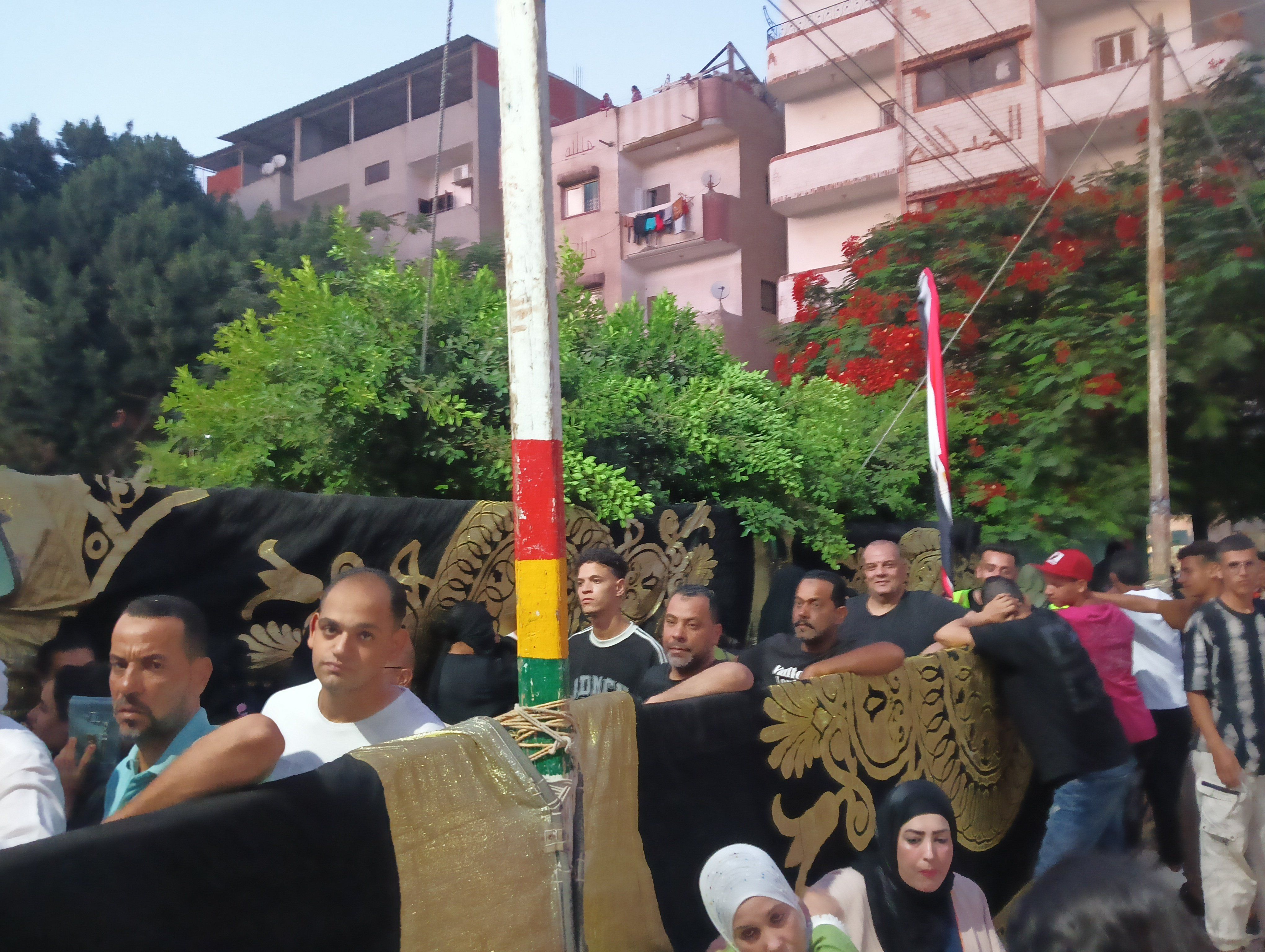 زحام أمام لجان انتخابات الشيوخ بالإسماعيلية (2) زحام أمام لجان انتخابات الشيوخ بالإسماعيلية (2)